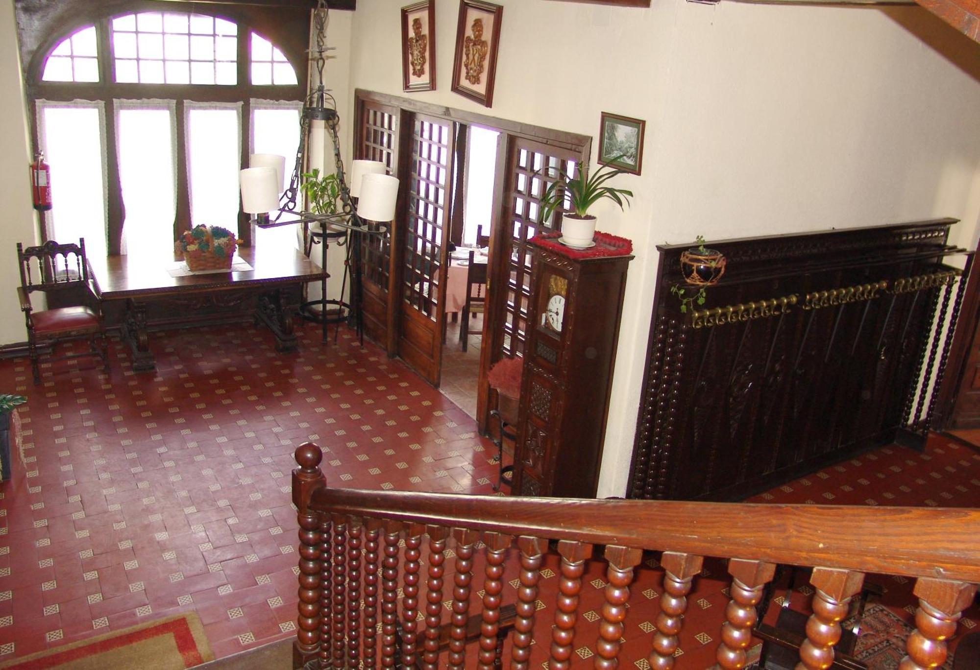 לקומברי Hostal Ayestaran II מראה חיצוני תמונה