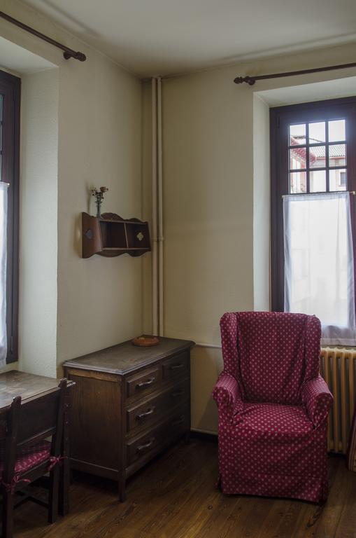 לקומברי Hostal Ayestaran II מראה חיצוני תמונה